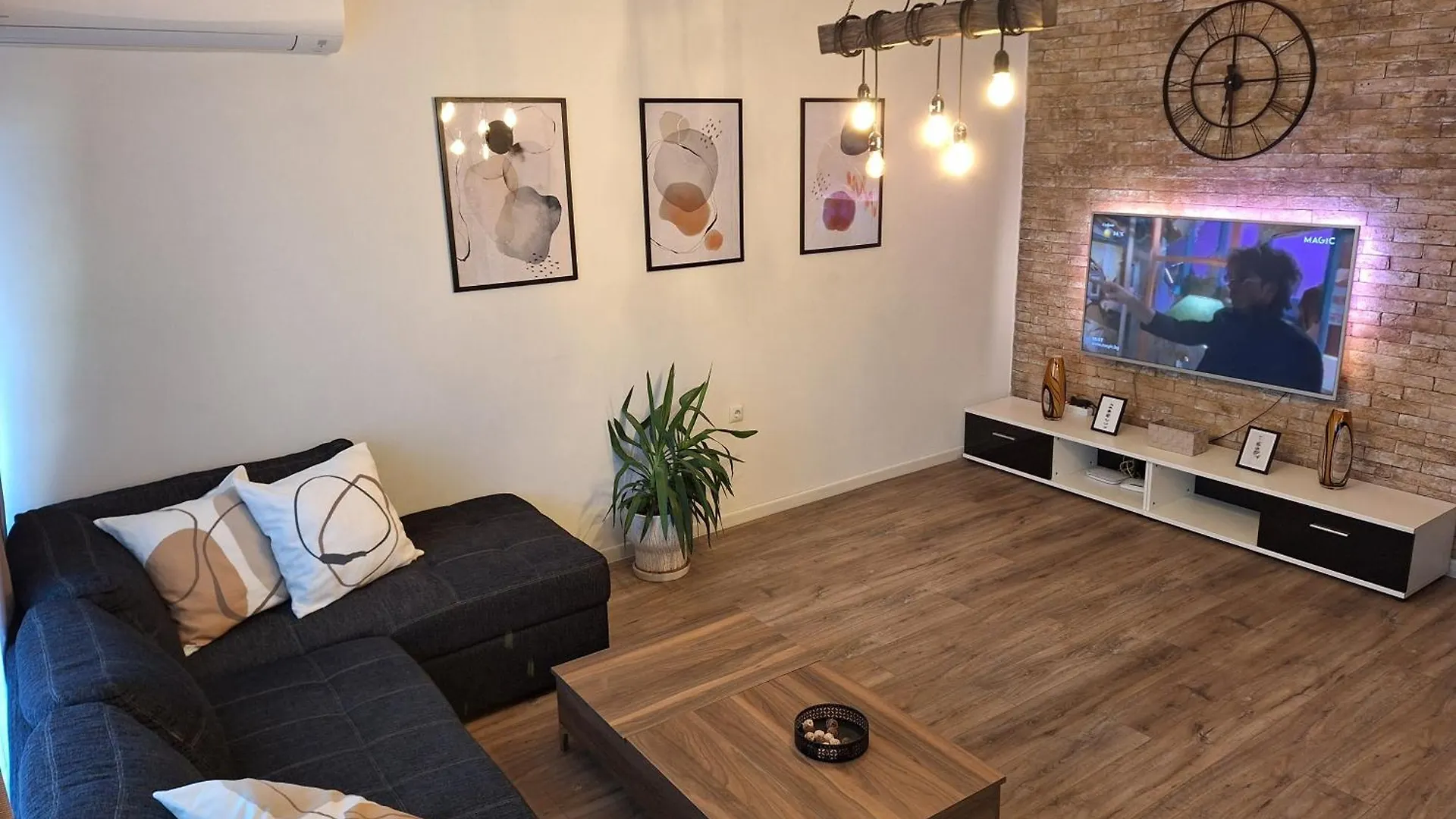 The Brick Apartment Burgas