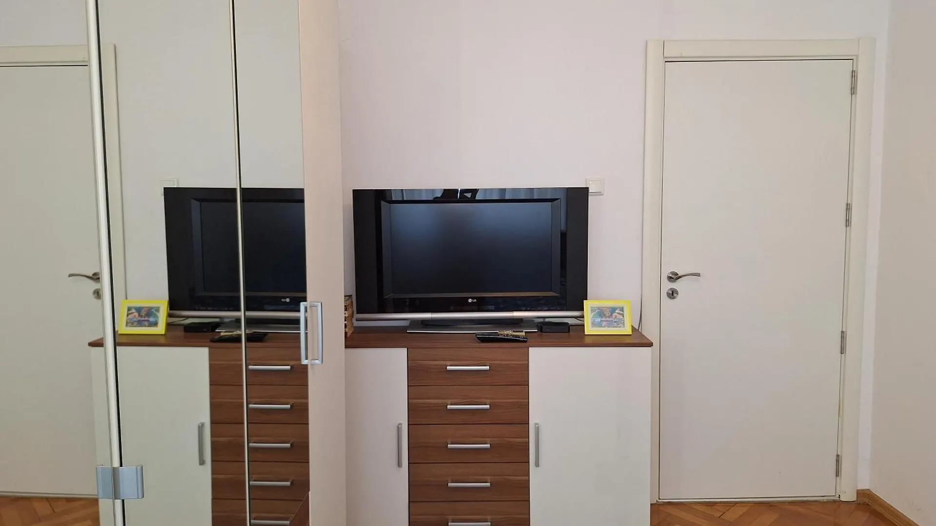 The Brick Apartment Burgas
